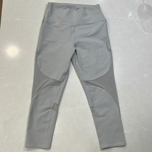 Alo Yoga Gray High Waist Capri with Mesh Detail (L) *NWOT*